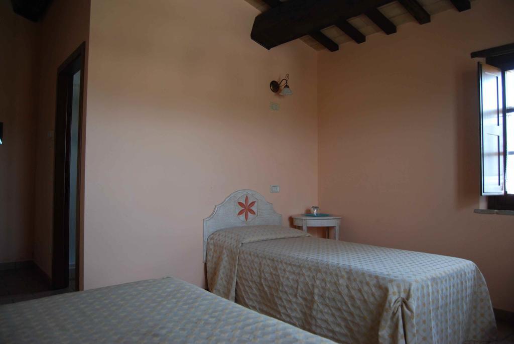 Cadabo Villa Montecarotto Room photo